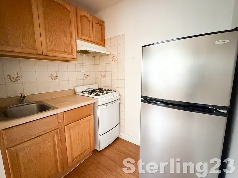 2309 29th St #1B — Photo 2
