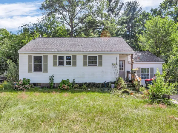 2558 Holton Rd, Muskegon, MI 49445