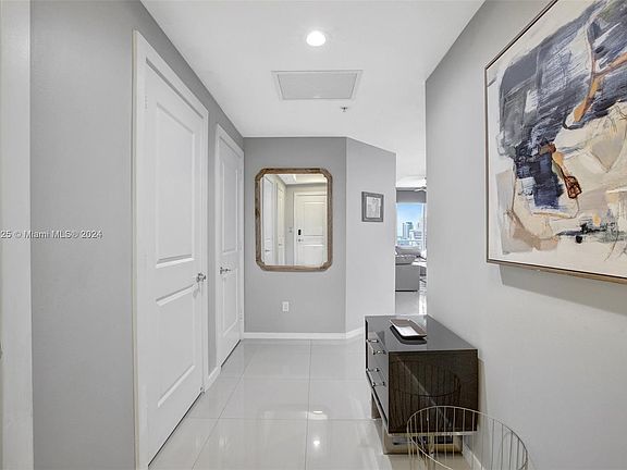 2nd image of 315 NE 3rd Ave APT 1004