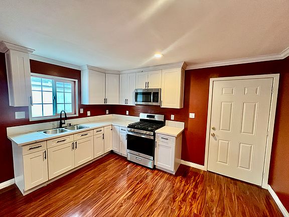 2nd image of 12240 Oxford Ave #B