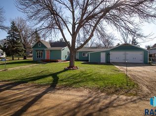 220 1st Ave, Lyons, SD 57041