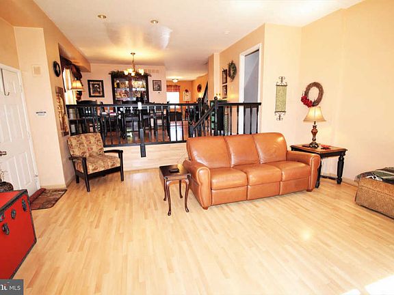 5th image of 11815 Centennial Sq E