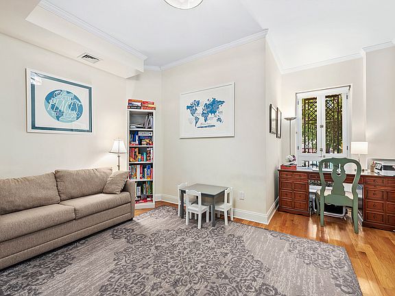 4th image of 11 W 73rd St APT 1