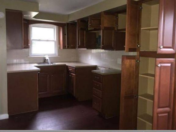 3rd image of 847 Dundaff St