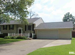 119 Oak Park Dr E, Centralia, IL
