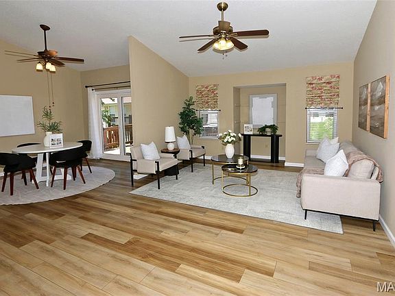 3rd image of 390 Windsor Pl #E