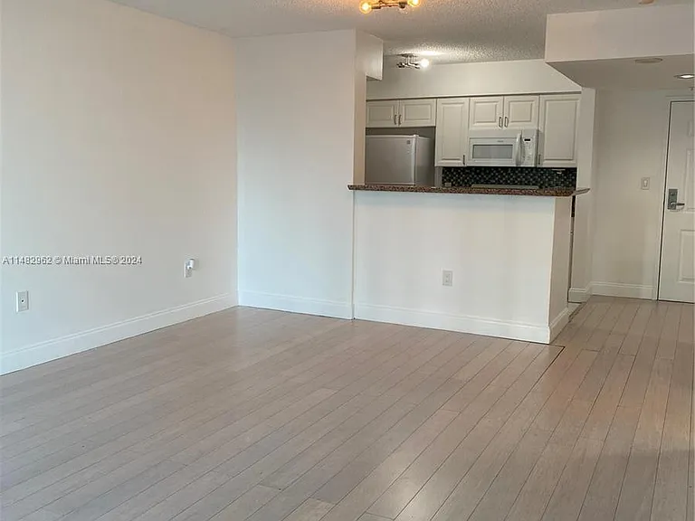1155 Brickell Bay Dr #405 — Photo 5