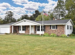 S76W19829 Sunny Hill Dr, Muskego, WI 53150