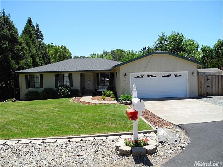 1st image of 2796 Waverly Dr