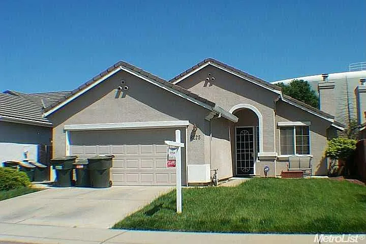 8225 Redford Way photo 1