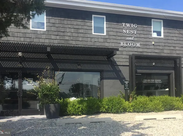 35 W 4th St, Barnegat Light, NJ 08006