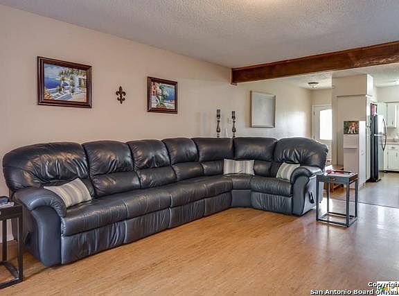 4th image of 24 Moss Rock Dr