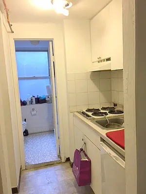 Rented by Moses Stoller, LREB | media 6