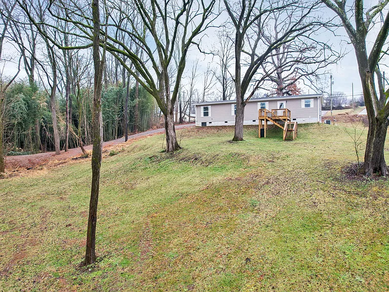 1215 Sweetwater Vonore Rd — Photo 22