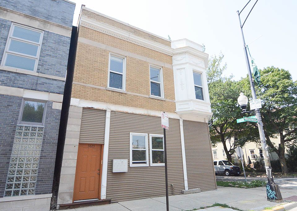 1st image of 3625 W Wrightwood Ave APT 1F