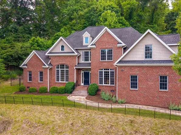 235 Deercroft Dr, Blacksburg, VA 24060