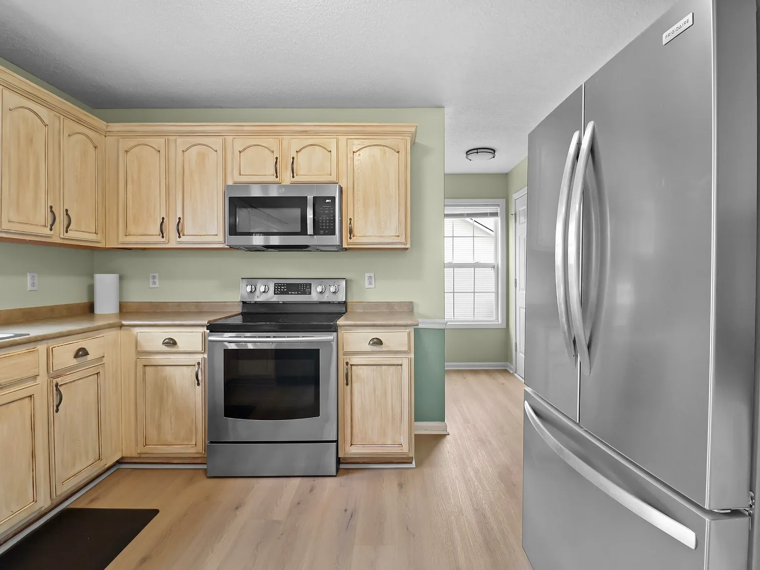 934 Hedge Apple Drive - 1 — Photo 3