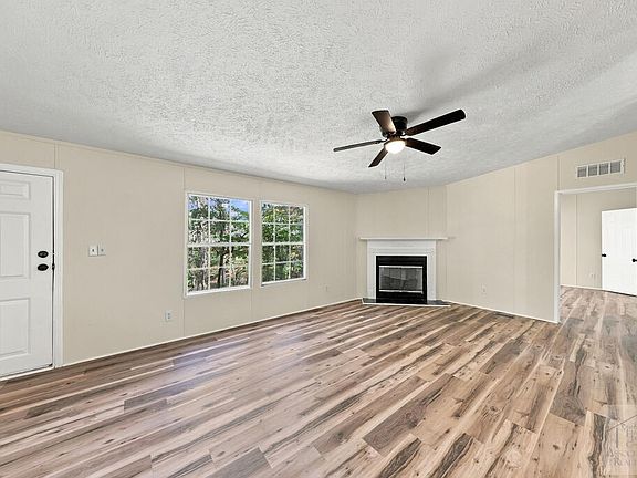 4th image of 900 Morehead Ave