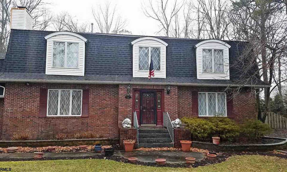 1st image of 331 W Quail Dr