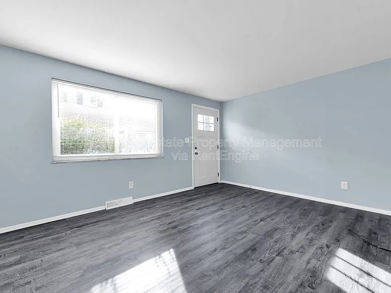 880 N Meadows Ct #J — Photo 13