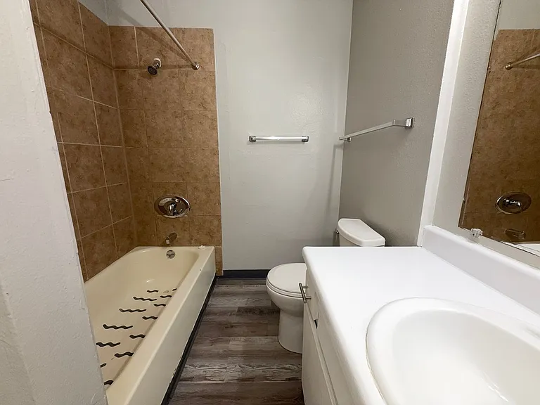 801 S Union Blvd — Photo 10