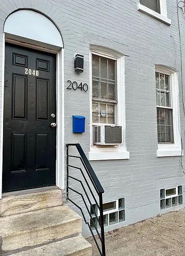 2040 N Darien St Photo 1