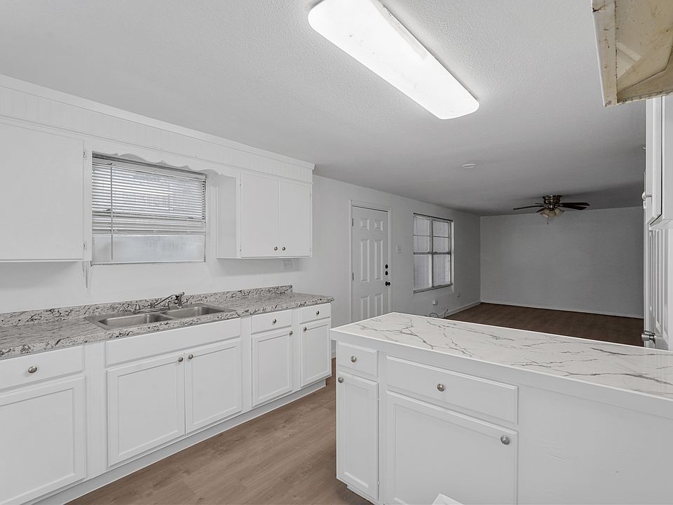 1st image of 120 E Monterey St #120