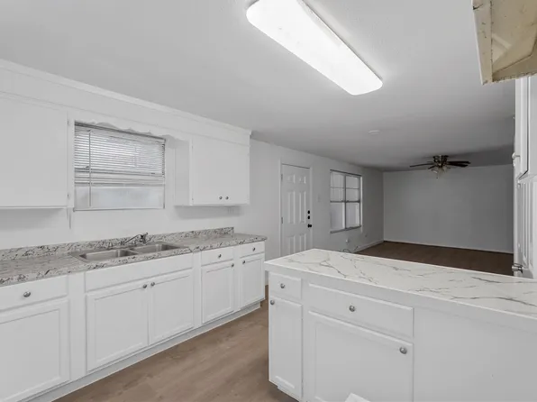 120 E Monterey St #120, Denison, TX 75021