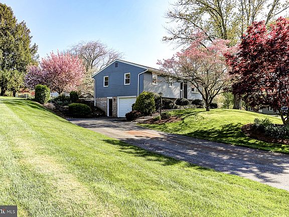 4th image of 140 Carol Dr