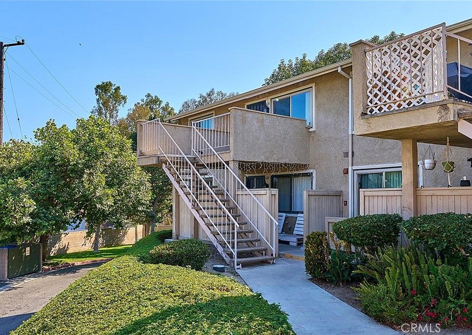 1st image of 626 Bridgeport Cir #6