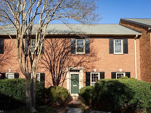 2nd image of 402 Fisher Park Cir Unit B