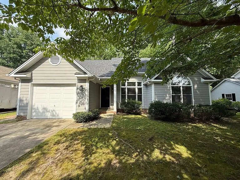 707 Clay Hill Dr — Photo 1