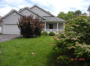 307 S East St, Earlville, IL 60518