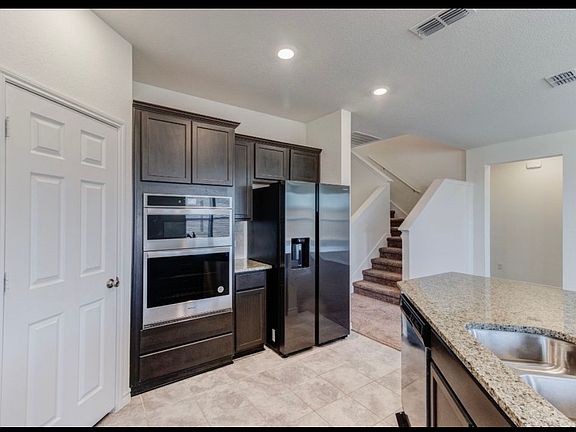 5th image of 321 Wild Onion Ln