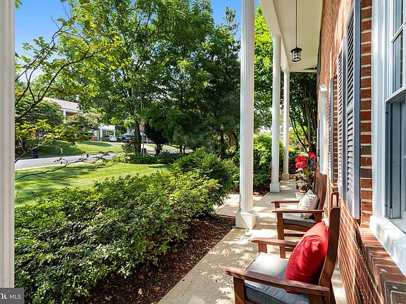 3rd image of 2625 Woodley Pl