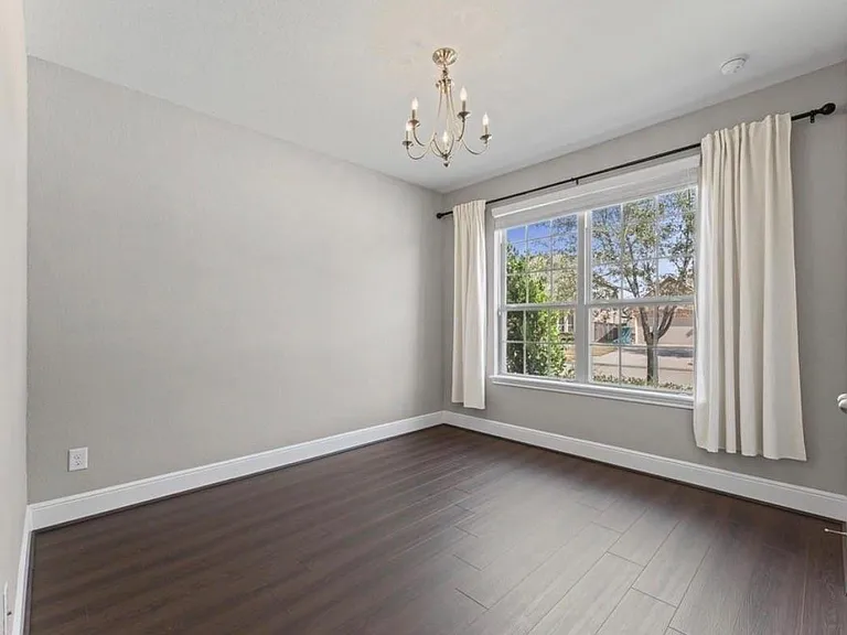 10811 Gates Randal Ct — Photo 11