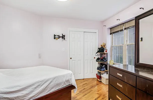 Rented by Signature Spaces NYC Corp | media 37