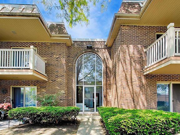 5th image of 906 W Alleghany Dr APT 1B