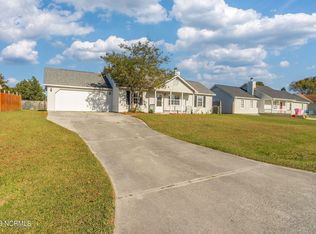 113 Parnell Rd, Hubert, NC 28539