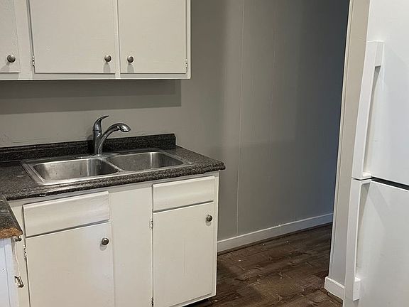 5th image of 417 Pritz Ave