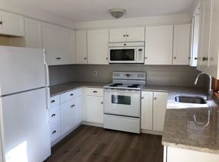68 Colonial Vlg, Falmouth, ME 04105