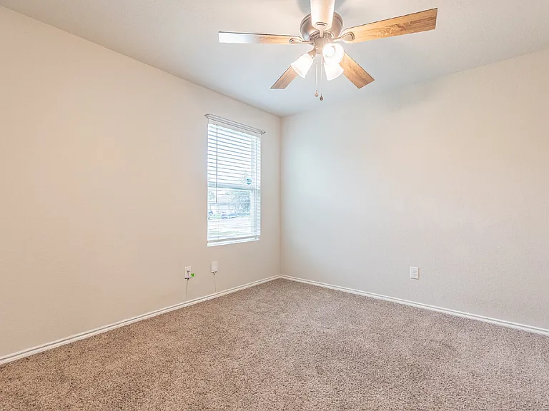 5810 Machaela Trce — Photo 16