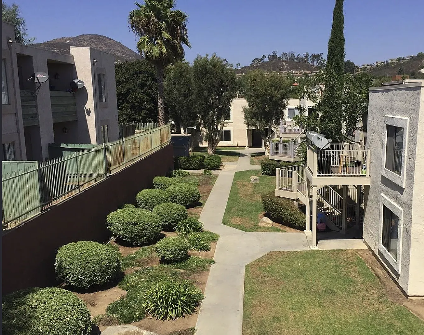 Large two bedroom condo in San Marcos — Photo 2