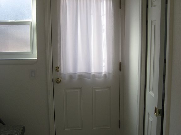 4th image of 690 S Orchard Ave