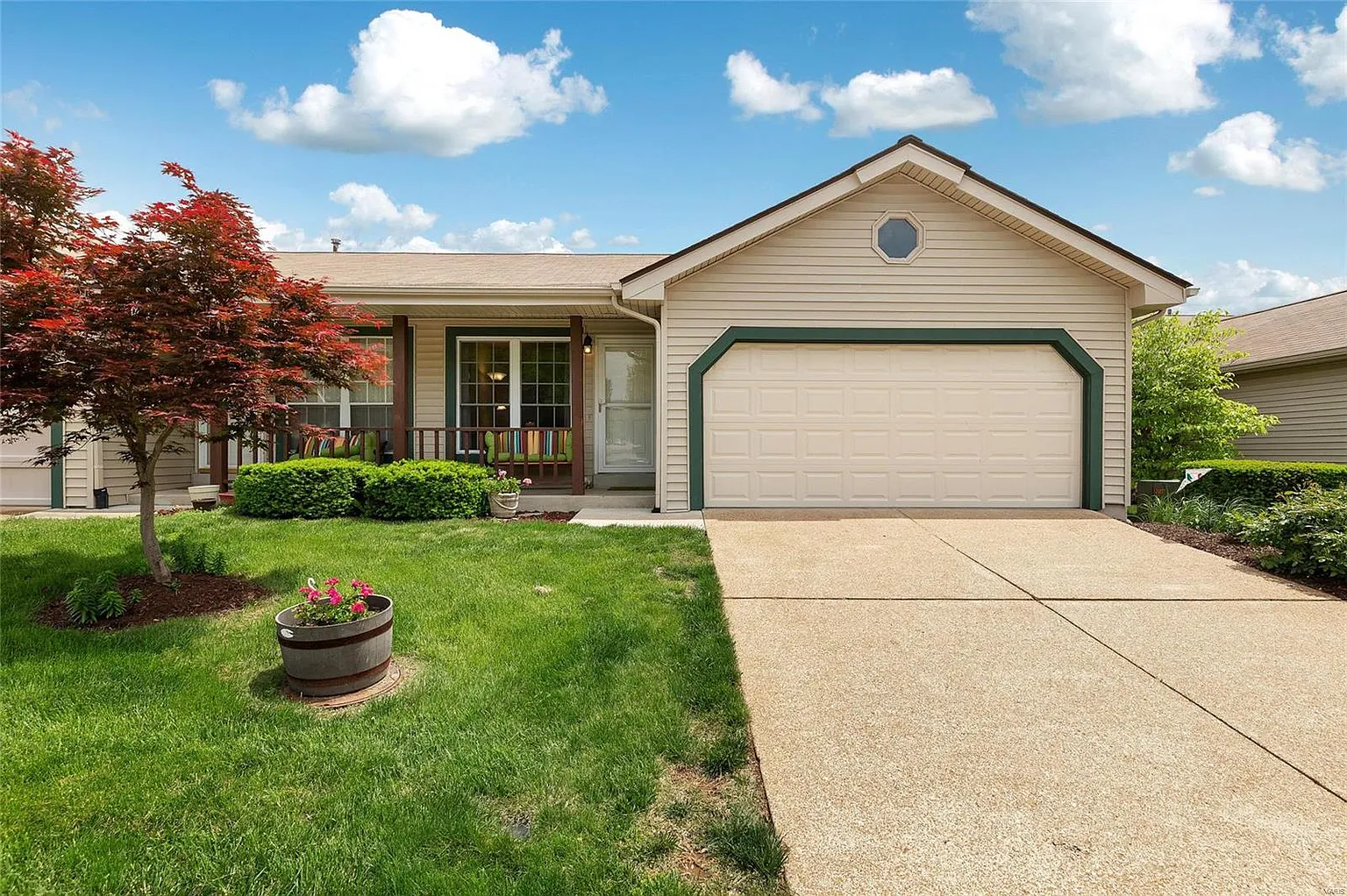 1028 Treetop Village Dr photo 1