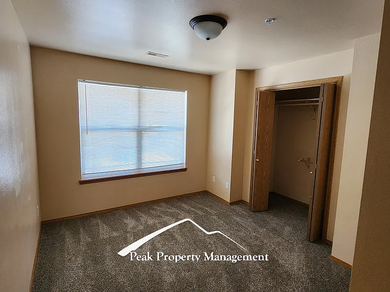 216 Ascent Ct #D — Photo 8