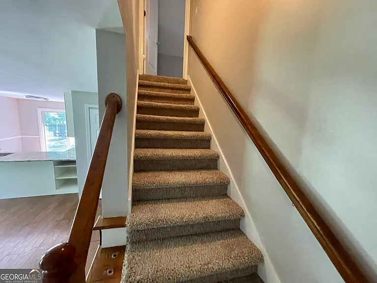 61 Clearwater Rd — Photo 10
