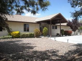 15130 Nokomis Rd, Apple Valley, CA 92307