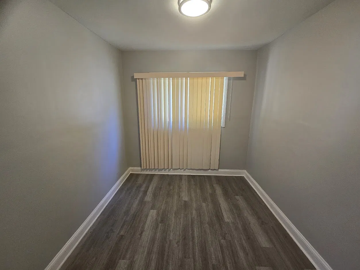 3 bed, 1.5 bath, 1126 sqft, $1,500 — Photo 3