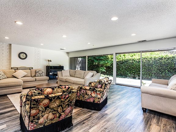 3rd image of 665 S San Gabriel Blvd